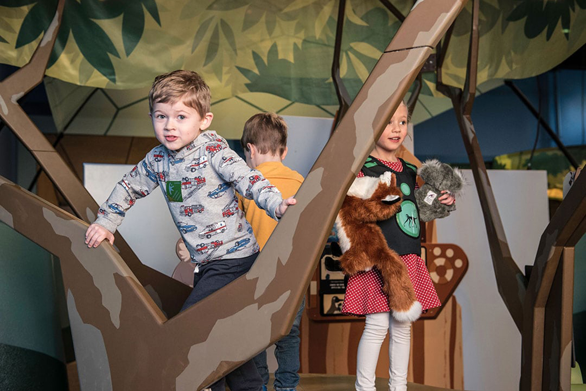 children playing with the Outback tree component